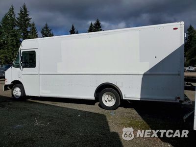 Drugie zdjęcie samochodu z przodu: 2005 FREIGHTLINER CHASSIS M LINE WALK-IN VAN VIN:4UZAANBW55CV06036 - miniatura