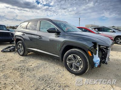 Czwarte zdjęcie samochodu z boku: 2025 HYUNDAI TUCSON BLUE VIN:KM8JBDD16SU375522 - miniatura
