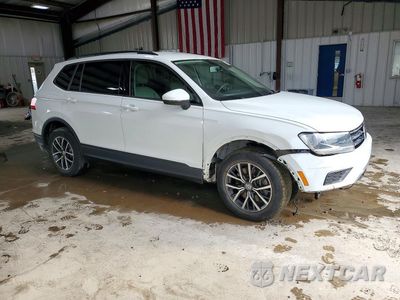 Czwarte zdjęcie samochodu z boku: 2021 VOLKSWAGEN TIGUAN S VIN:3VV1B7AX2MM004459 - miniatura