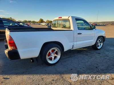 Trzecie zdjęcie samochodu z tyłu: 2012 TOYOTA TACOMA BASE VIN:5TFNX4CN1CX015537 - miniatura