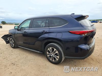 Drugie zdjęcie samochodu z przodu: 2021 TOYOTA HIGHLANDER XLE VIN:5TDGZRAHXMS519105 - miniatura