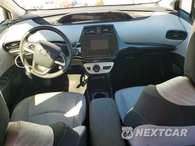 Zdjęcie 8 z 12 samochodu: 2016 TOYOTA PRIUS TWO ECO VIN:JTDKARFU3G3019042 - miniatura