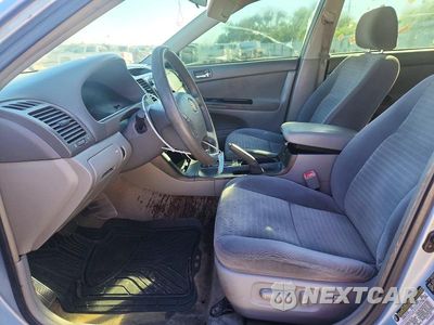 Zdjęcie 7 z 12 samochodu: 2005 TOYOTA CAMRY LE VIN:4T1BE32K15U589257 - miniatura