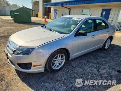 2010 FORD FUSION S 3FAHP0GA8AR431058 - główne zdjęcie licytacji z USA - miniatura