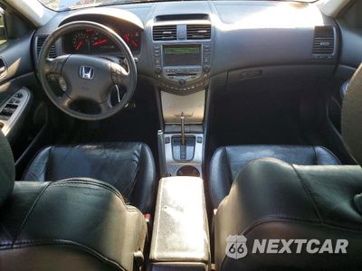 Zdjęcie 8 z 12 samochodu: 2003 HONDA ACCORD EX VIN:1HGCM66833A091184 - miniatura