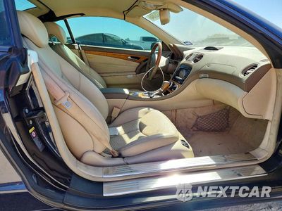 Zdjęcie 10 z 12 samochodu: 2008 MERCEDES-BENZ SL 550 VIN:WDBSK71F48F141255 - miniatura