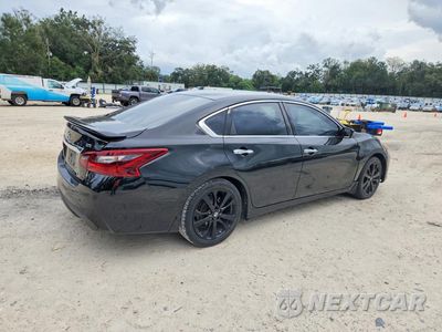 Trzecie zdjęcie samochodu z tyłu: 2017 NISSAN ALTIMA 2.5 SR VIN:1N4AL3AP2HC247383 - miniatura