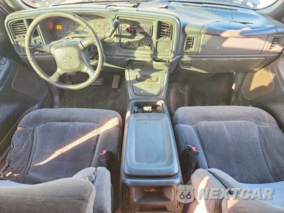 Zdjęcie 8 z 12 samochodu: 2002 CHEVROLET SILVERADO C1500 VIN:2GCEC19T321167525 - miniatura