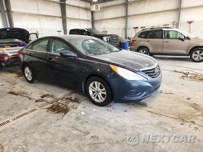 Czwarte zdjęcie samochodu z boku: 2013 HYUNDAI SONATA GLS VIN:5NPEB4AC8DH684045 - miniatura