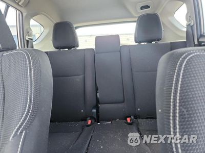 Zdjęcie 10 z 13 samochodu: 2018 TOYOTA RAV4 XLE VIN:JTMWFREV7JJ202119 - miniatura