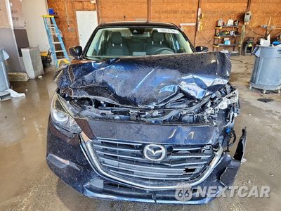 Piąte zdjęcie samochodu w środku: 2018 MAZDA 3 SPORT VIN:3MZBN1U73JM246835 - miniatura