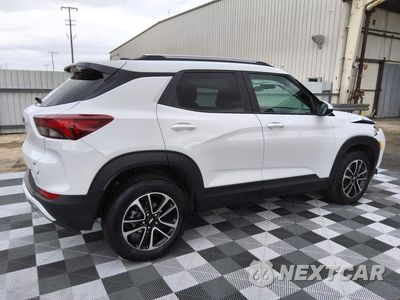 Trzecie zdjęcie samochodu z tyłu: 2026 CHEVROLET TRAILBLAZER LT VIN:KL79MRSL9TB230617 - miniatura