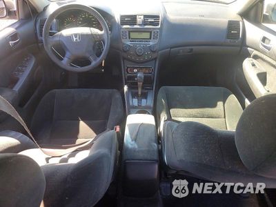 Zdjęcie 8 z 13 samochodu: 2006 HONDA ACCORD LX VIN:1HGCM56416A184748 - miniatura