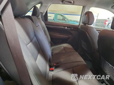 Zdjęcie 11 z 13 samochodu: 2011 KIA SORENTO LX VIN:5XYKT3A12BG185979 - miniatura