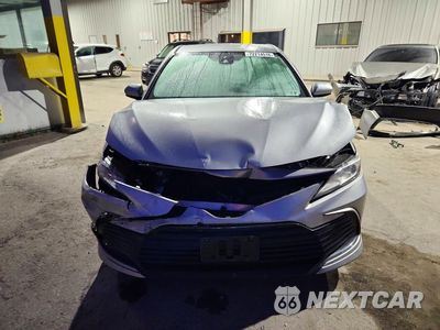 Piąte zdjęcie samochodu w środku: 2023 TOYOTA CAMRY LE VIN:4T1C11AK5PU128166 - miniatura