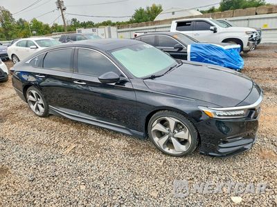 Czwarte zdjęcie samochodu z boku: 2019 HONDA ACCORD TOURING VIN:1HGCV2F93KA027403 - miniatura