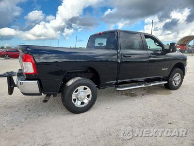 Trzecie zdjęcie samochodu z tyłu: 2024 RAM 2500 BIG HORN VIN:3C6UR5DJ8RG343047 - miniatura
