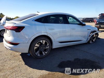Trzecie zdjęcie samochodu z tyłu: 2022 AUDI E-TRON SPORTBACK PREMIUM VIN:WA11AAGE4NB030049 - miniatura