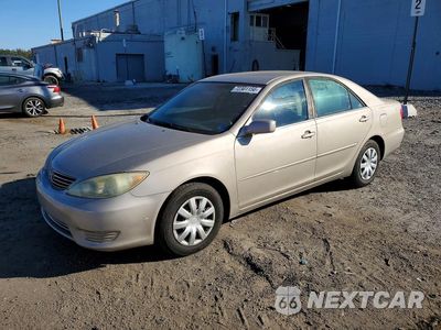 2005 TOYOTA CAMRY LE 4T1BE32K05U102341 - główne zdjęcie licytacji z USA - miniatura