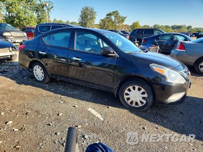 Czwarte zdjęcie samochodu z boku: 2015 NISSAN VERSA 1.6 SV VIN:3N1CN7AP5FL931952 - miniatura