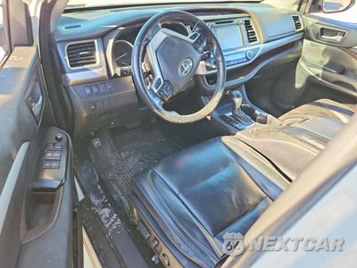 Zdjęcie 8 z 13 samochodu: 2018 TOYOTA HIGHLANDER XLE VIN:5TDKZRFH4JS533094 - miniatura