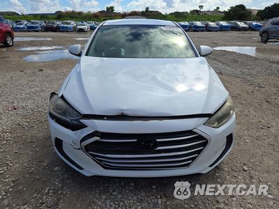 Piąte zdjęcie samochodu w środku: 2018 HYUNDAI ELANTRA SE VIN:5NPD74LF3JH328151 - miniatura