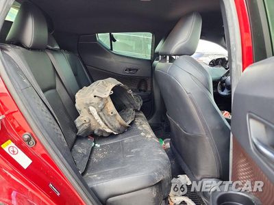 Zdjęcie 10 z 12 samochodu: 2019 TOYOTA C-HR LIMITED VIN:JTNKHMBXXK1017013 - miniatura