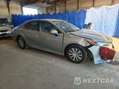 Czwarte zdjęcie samochodu z boku: 2020 TOYOTA CAMRY LE VIN:4T1C31AK7LU016781 - miniatura