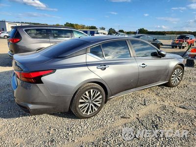 Trzecie zdjęcie samochodu z tyłu: 2023 NISSAN ALTIMA SV VIN:1N4BL4DV2PN390860 - miniatura
