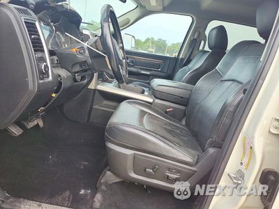 Zdjęcie 7 z 12 samochodu: 2018 RAM 3500 LARAMIE VIN:3C63RRJLXJG200517 - miniatura