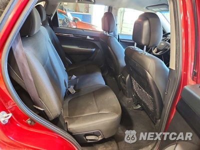 Zdjęcie 10 z 12 samochodu: 2014 KIA SORENTO LX VIN:5XYKTCA68EG524700 - miniatura