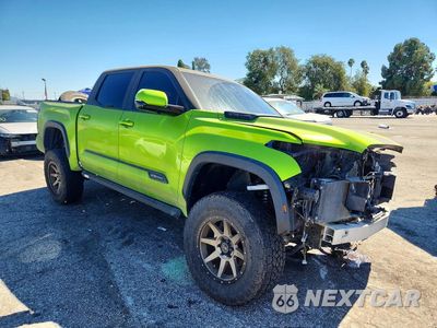 Czwarte zdjęcie samochodu z boku: 2023 TOYOTA TUNDRA 1794 EDITION VIN:5TFMA5DB8PX107340 - miniatura