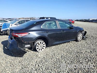 Trzecie zdjęcie samochodu z tyłu: 2018 TOYOTA CAMRY LE VIN:4T1B11HKXJU127197 - miniatura