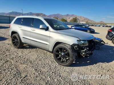 Czwarte zdjęcie samochodu z boku: 2012 JEEP GRAND CHEROKEE LAREDO VIN:1C4RJFAG1CC244648 - miniatura
