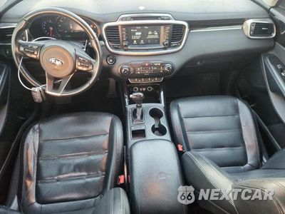 Zdjęcie 8 z 13 samochodu: 2017 KIA SORENTO EX VIN:5XYPH4A59HG292181 - miniatura