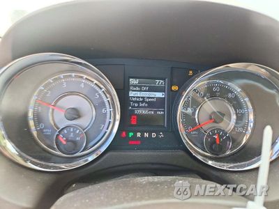 Zdjęcie 9 z 13 samochodu: 2011 CHRYSLER TOWN & COUNTRY LIMITED VIN:2A4RR6DG3BR745920 - miniatura
