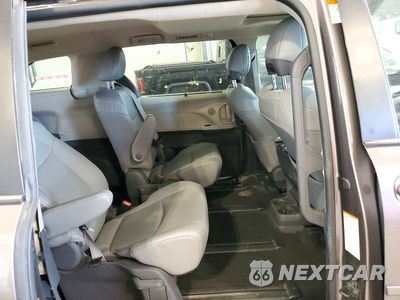 Zdjęcie 11 z 14 samochodu: 2021 TOYOTA SIENNA XLE VIN:5TDJRKEC8MS037535 - miniatura