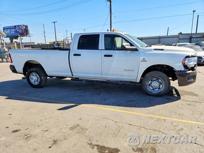 Czwarte zdjęcie samochodu z boku: 2021 RAM 2500 TRADESMAN VIN:3C6UR5HL9MG601595 - miniatura