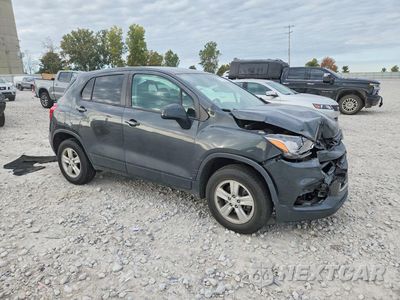 Czwarte zdjęcie samochodu z boku: 2019 CHEVROLET TRAX LS VIN:3GNCJNSB7KL202224 - miniatura