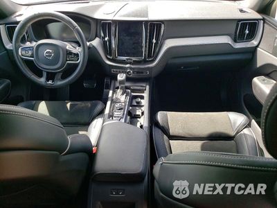Zdjęcie 8 z 12 samochodu: 2018 VOLVO XC60 T6 R-DESIGN VIN:LYVA22RM6JB110412 - miniatura