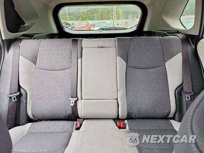 Zdjęcie 10 z 14 samochodu: 2019 TOYOTA RAV4 XLE VIN:JTMW1RFV4KJ016892 - miniatura