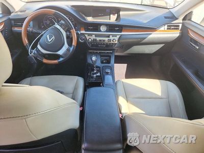 Zdjęcie 8 z 12 samochodu: 2013 LEXUS ES 300H VIN:JTHBW1GG6D2019273 - miniatura