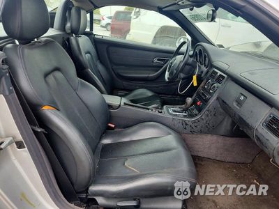 Zdjęcie 10 z 12 samochodu: 1998 MERCEDES-BENZ SLK 230 KOMPRESSOR VIN:WDBKK47F7WF045851 - miniatura