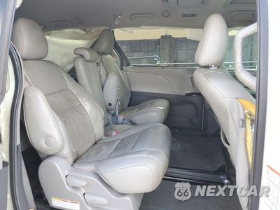 Zdjęcie 11 z 14 samochodu: 2015 TOYOTA SIENNA XLE PREMIUM 8-PASSENGER VIN:5TDYK3DC0FS661083 - miniatura