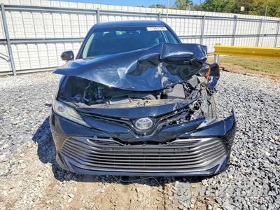 Piąte zdjęcie samochodu w środku: 2018 TOYOTA CAMRY XLE VIN:4T1B11HKXJU010560 - miniatura