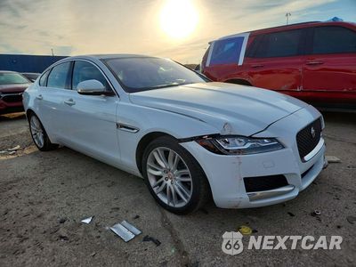 Czwarte zdjęcie samochodu z boku: 2018 JAGUAR XF PORTFOLIO LE VIN:SAJBN4EVXJCY54128 - miniatura