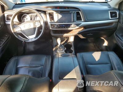 Zdjęcie 8 z 13 samochodu: 2017 TOYOTA HIGHLANDER XLE VIN:5TDJZRFH6HS512253 - miniatura