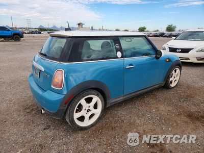 Trzecie zdjęcie samochodu z tyłu: 2008 MINI COOPER VIN:WMWMF33508TT62720 - miniatura