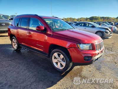 Czwarte zdjęcie samochodu z boku: 2014 JEEP COMPASS LATITUDE VIN:1C4NJDEB5ED500398 - miniatura