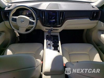Zdjęcie 8 z 13 samochodu: 2021 VOLVO XC60 T5 MOMENTUM VIN:YV4102DK3M1864033 - miniatura